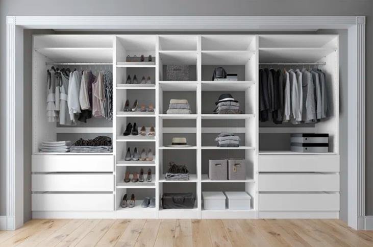 Lemari pakaian built-in