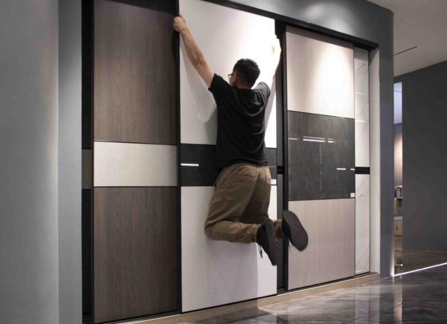 pintu geser lemari pakaian