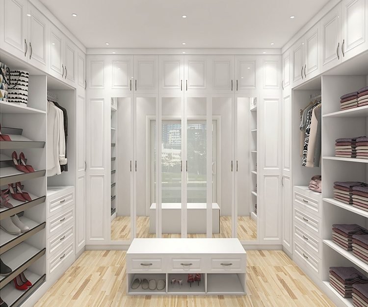 Pencahayaan aksen California Closet