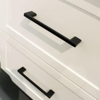 lemari putih hardware hitam atau emas